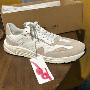 White/Tan Groundies Barefoot Shoes